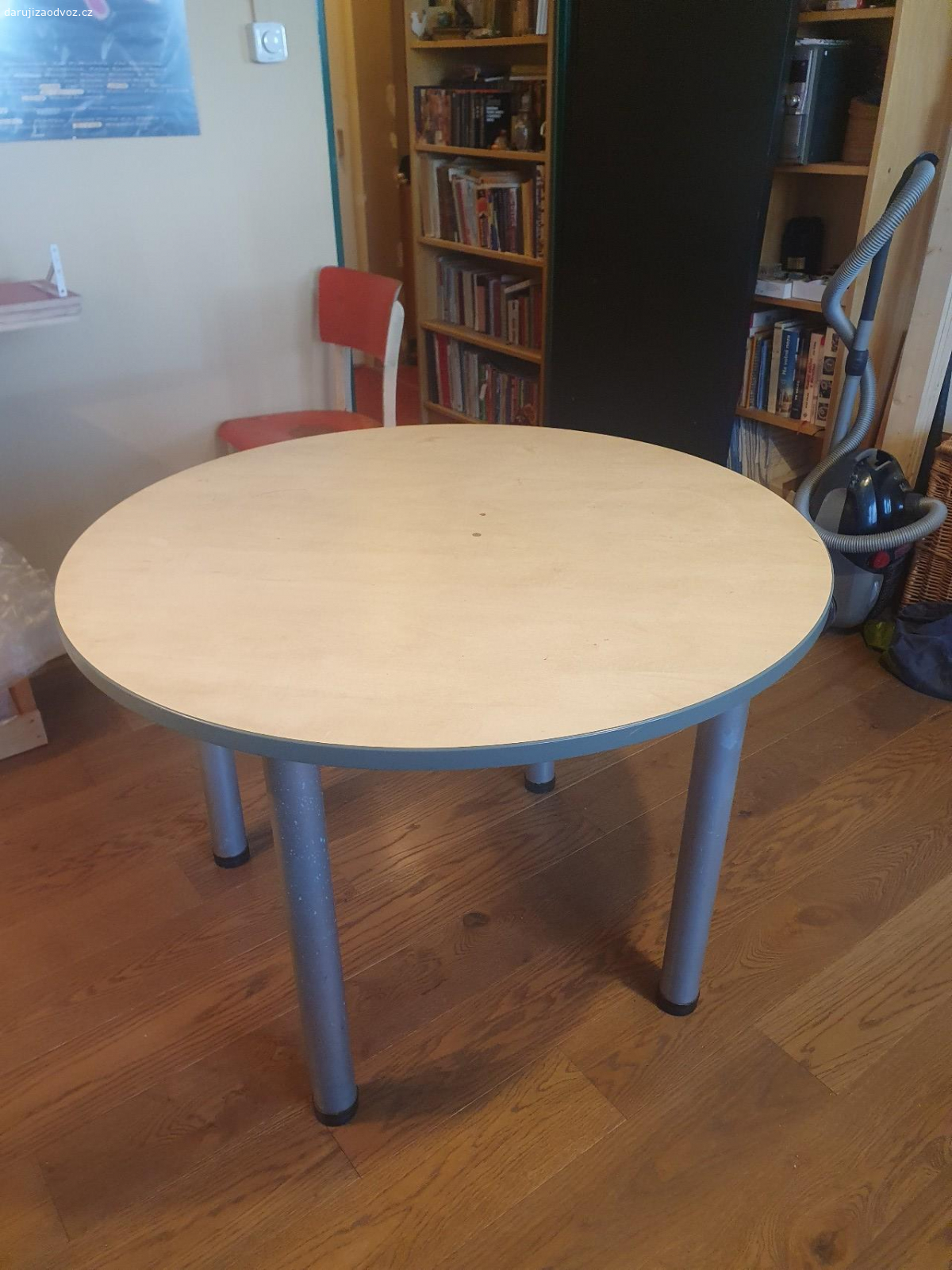 Stůl kulatý 100cm