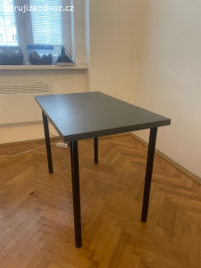 Stůl