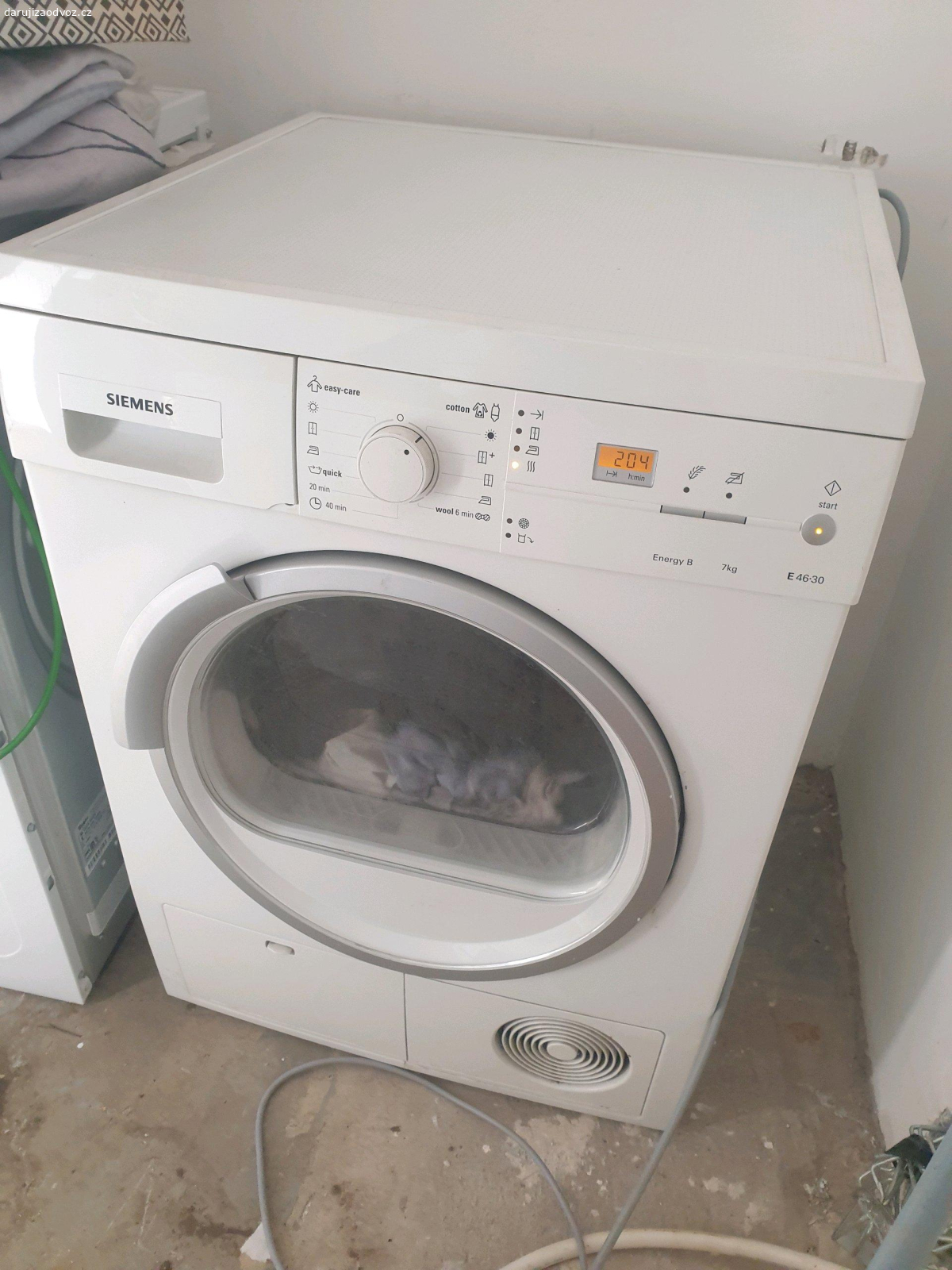 Sušička Bosch na náhradní díly. Vyhazuje pojistky, před tím fungovala perfektně, je to technologie tepelného čerpadla, ne ta levnější s oběhem vody.