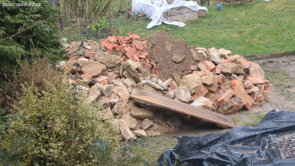 Sut z cihel a kamenu