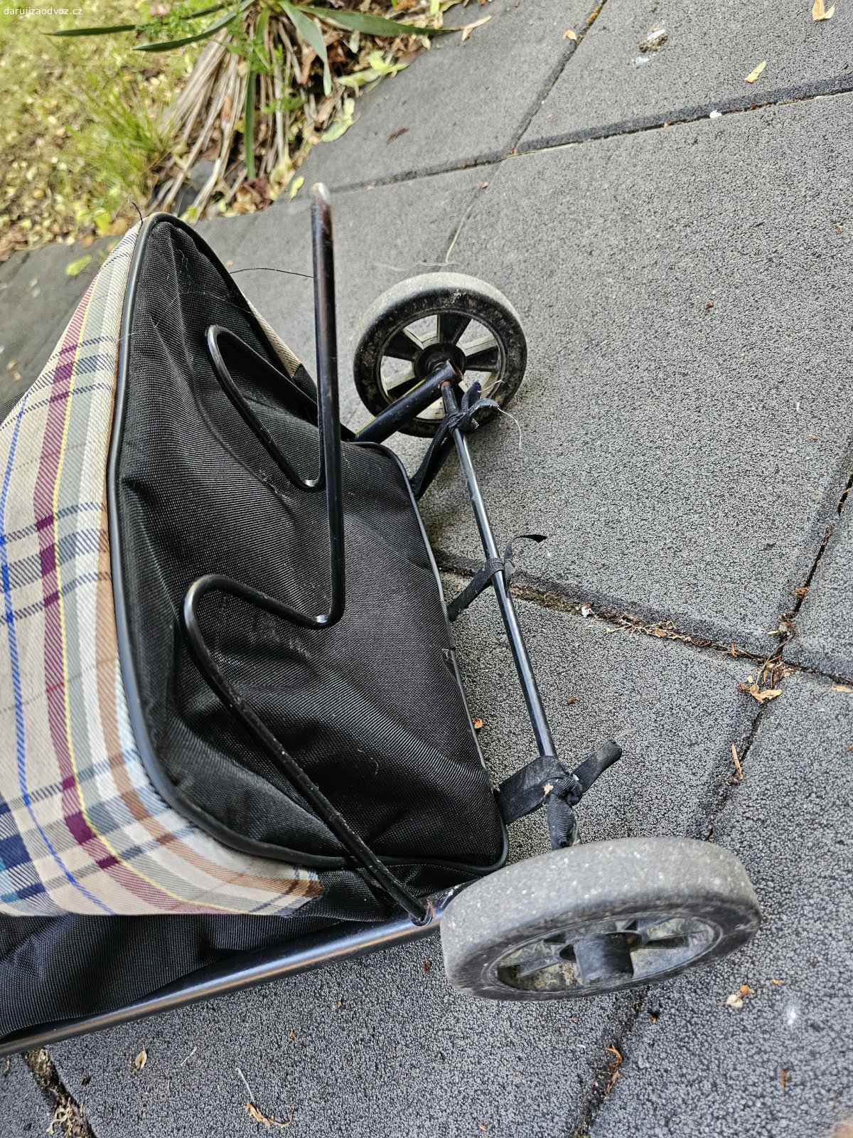 Taška na kolečkách. Není nová, ale je funkční. 
Brno, Renčova
