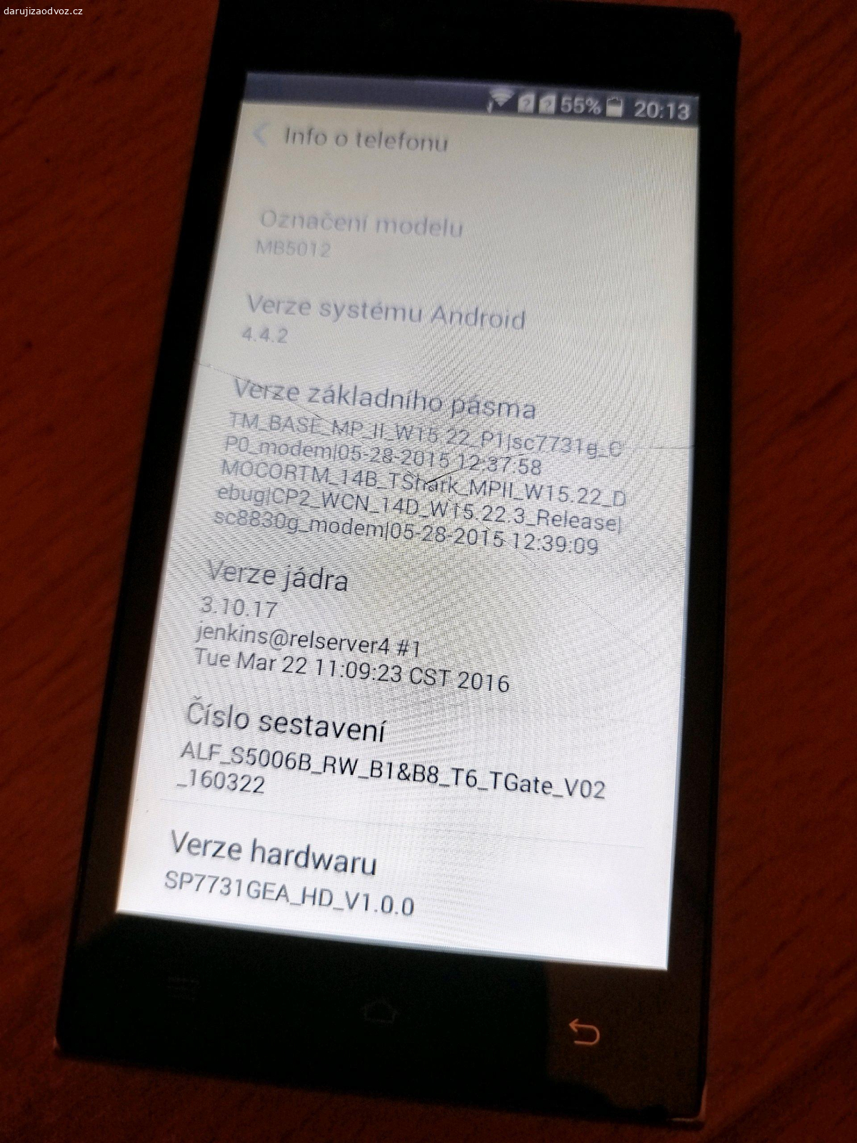 Telefon T-gate MB5012 Dualsim 4/512. Dobrý den, daruji Telefon T-gate MB5012 černý na ND. Telefon je plně funkční, ale má prasklou dotykovou vrstvu displeje. Ta nemá na nic vliv. Displej samotný je bez škrábanců, tělo bez oděrků a škrábanců. Telefon má starší, ale plně funkční Android KitKat 4.4.2. Má také 4GB úložiště a 512MB ram, spíše takový slabší kousek pro nenáročné uživatele. Displej má 5 palcový s rozlišením 854 x 480 px (FWVGA), technologie TFT.

Lze z něj stále psát SMS zprávy a volat. Vhodný jako záložní nebo na ND. Prodávám ho bez baterie, testoval jsem s univerzální baterií.

Cena: Zdarma (případně dopravné)

Možnost zaslání nebo osobního odběru, raději preferuji zaslání z důvodu špatných zkušeností.
