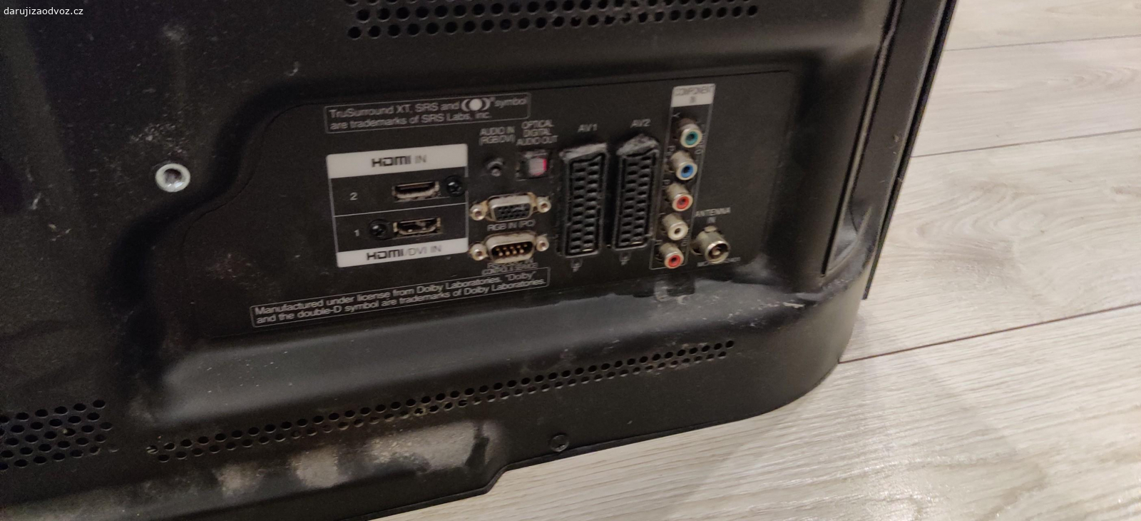 Televize LG. Televize jde zapnout ale je něco s obrazem. Obraz je zrnitý. Šikovný elektro technik by si stím určitě poradil. Případně vhodné na součastky. Štítek televize v galerii.