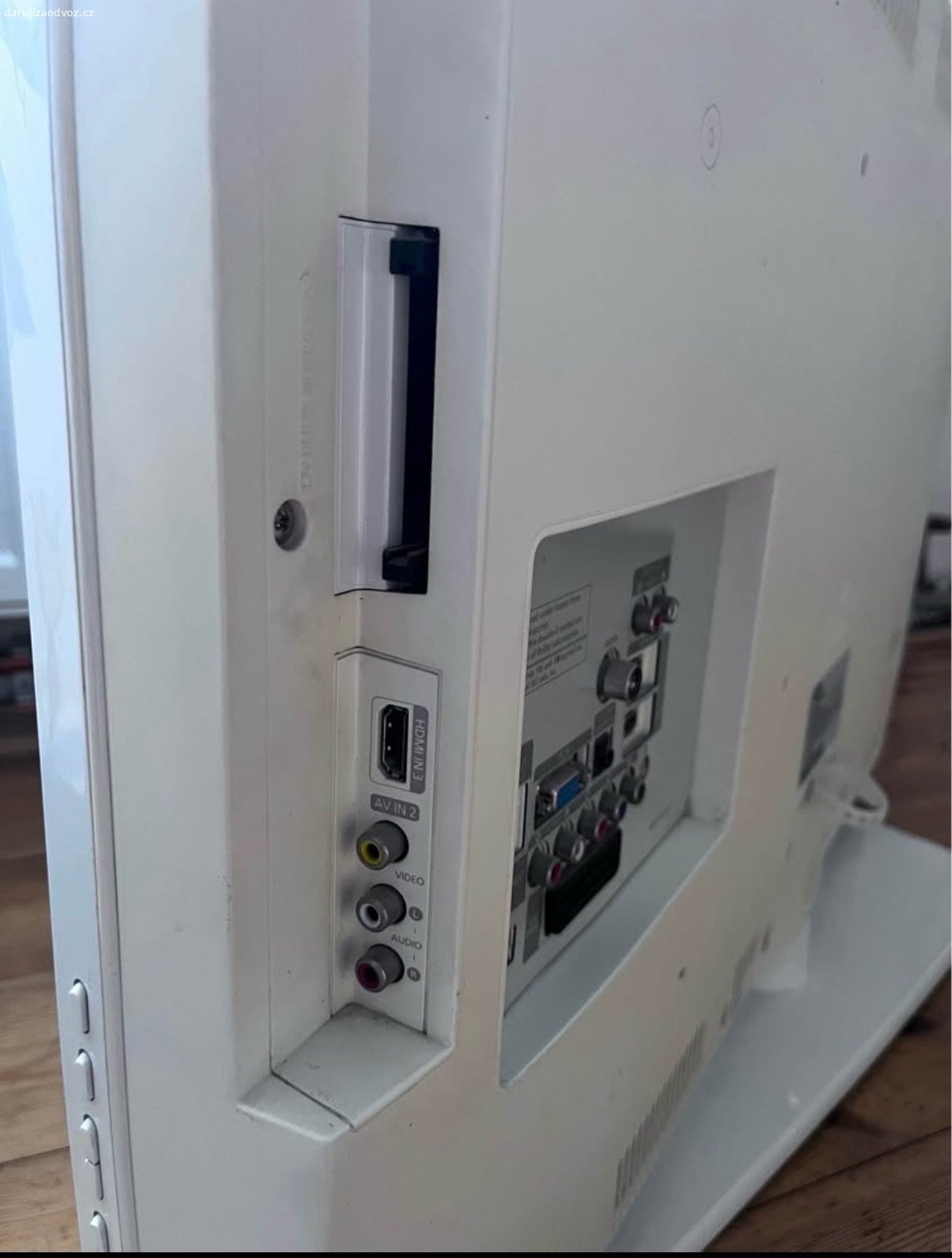 televize Samsung. Plně funkčí starší televize za maliny nebo nutellu pro děti ?