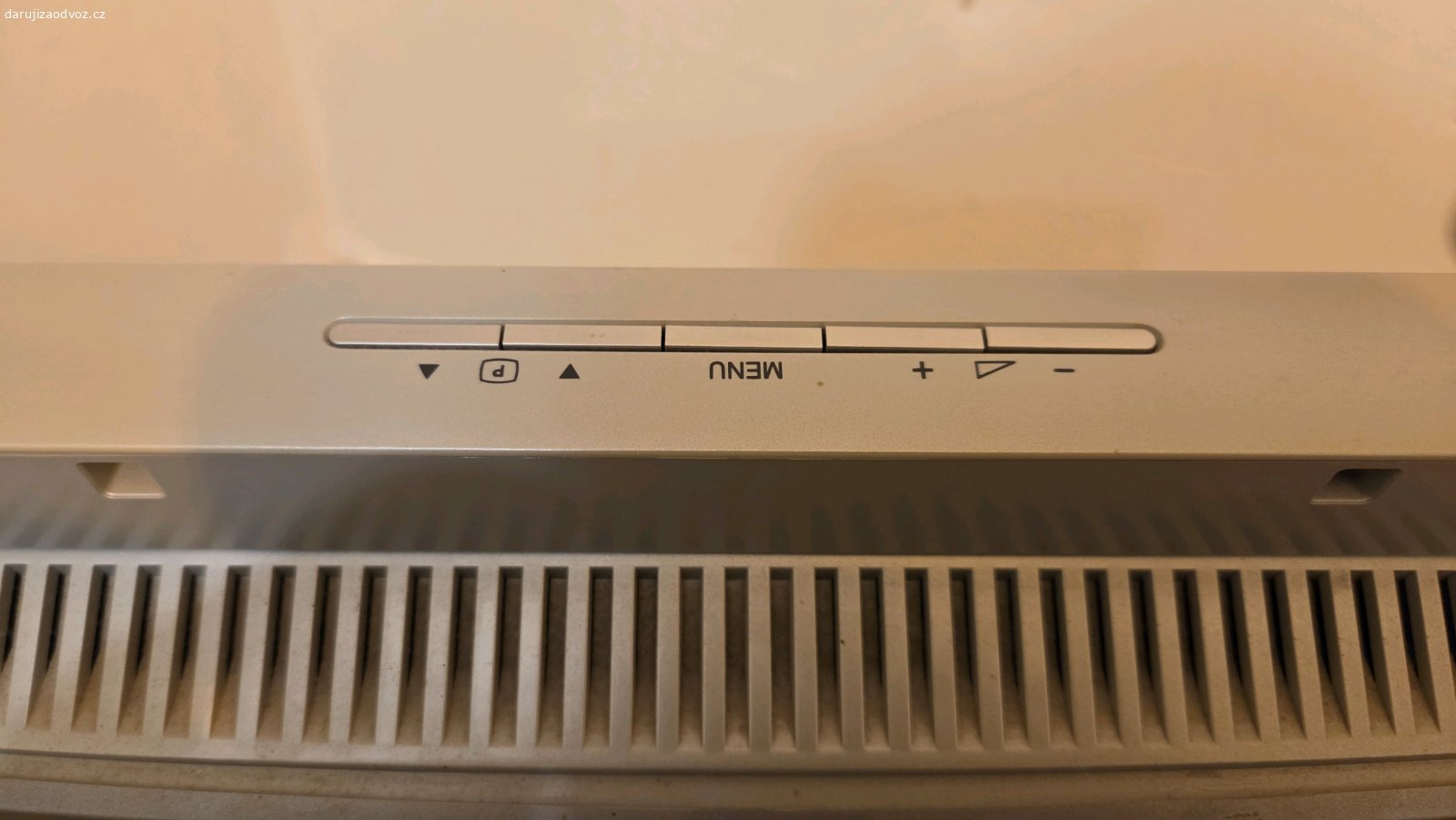 Televize TOSHIBA. Daruji funkční televizi včetně set top boxu. Pouze osobní odběr v Říčanech u Prahy.