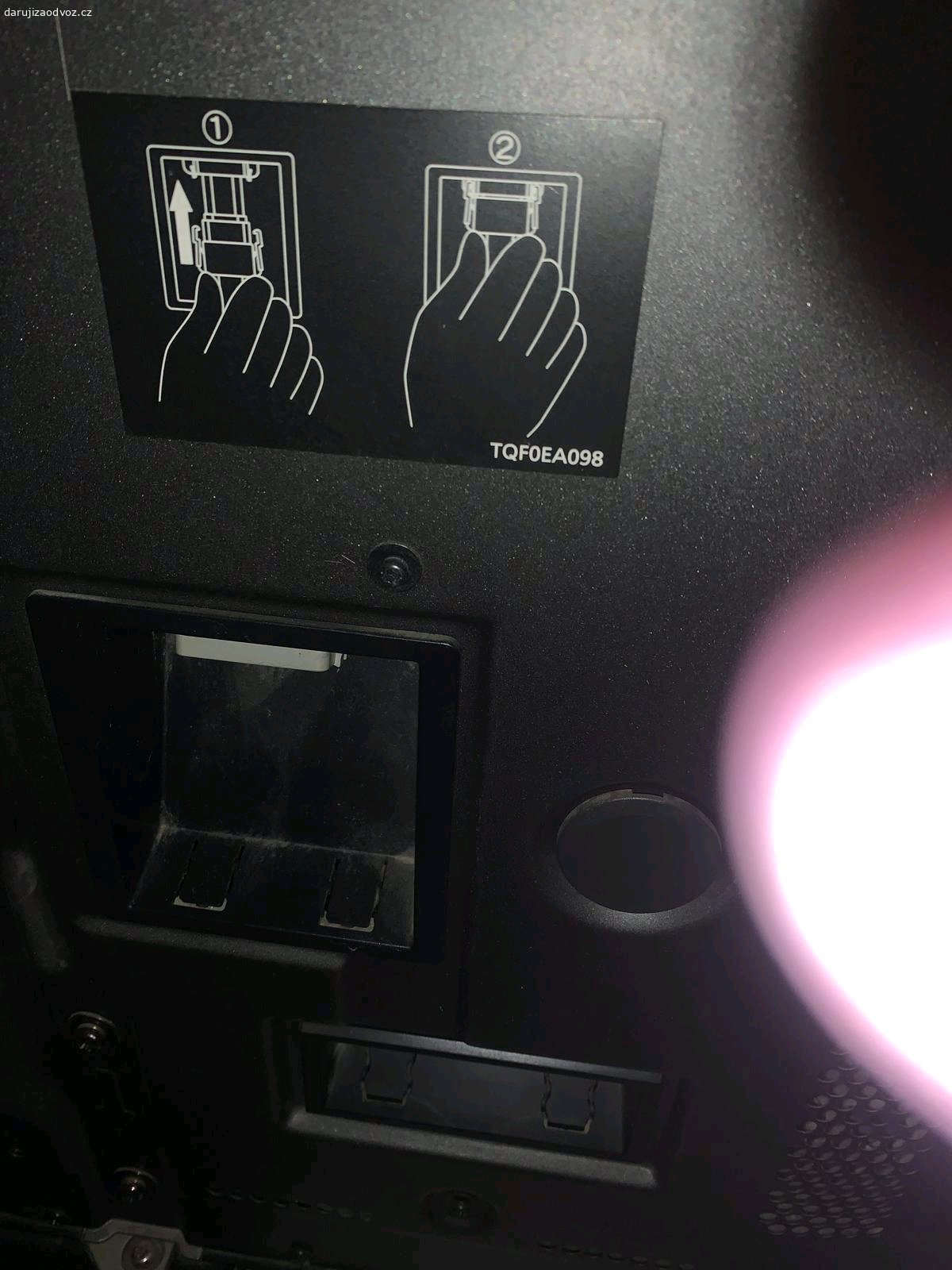 Televizor. úhlopříčka 106cm
Psát pouze na mobil děkuju