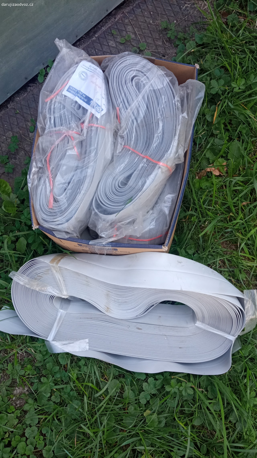 Těsnění do oken a dveří a sokl P. Nové.