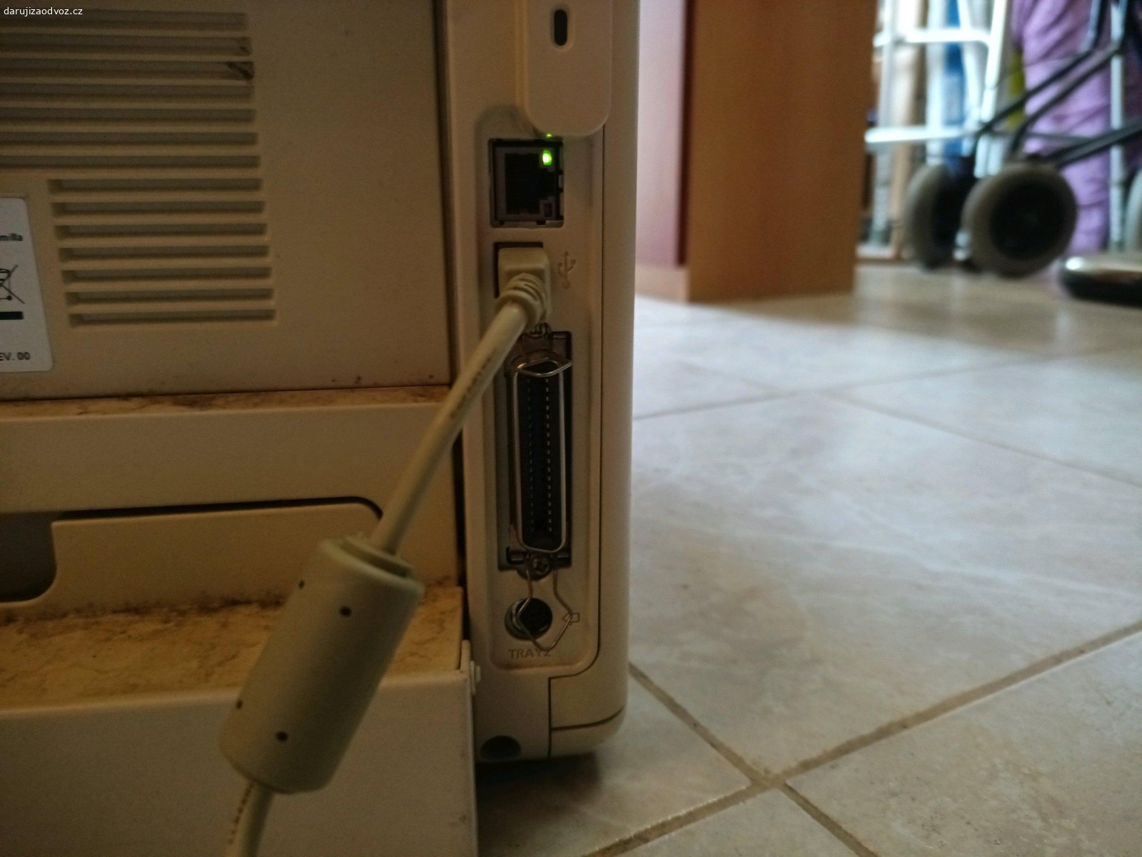 Tiskárna Xerox Phaser 3435. Daruji tiskárnu Xerox Phaser 3435.
vše funkční, starší, ale hlásí zaseknutý papír i když žádný po cestě není.