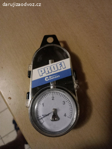 Tlakoměr na pneumatiky