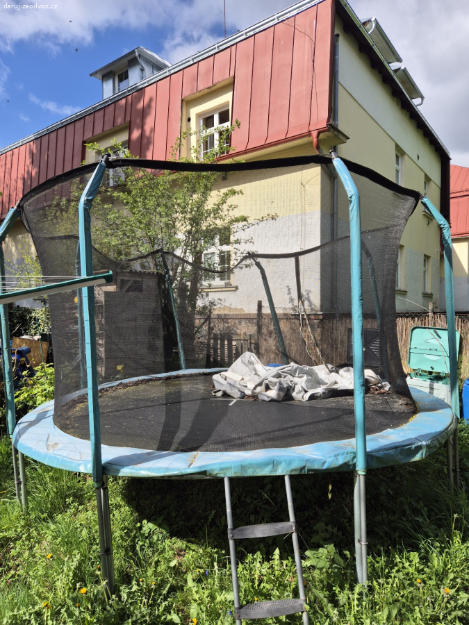 trampolína