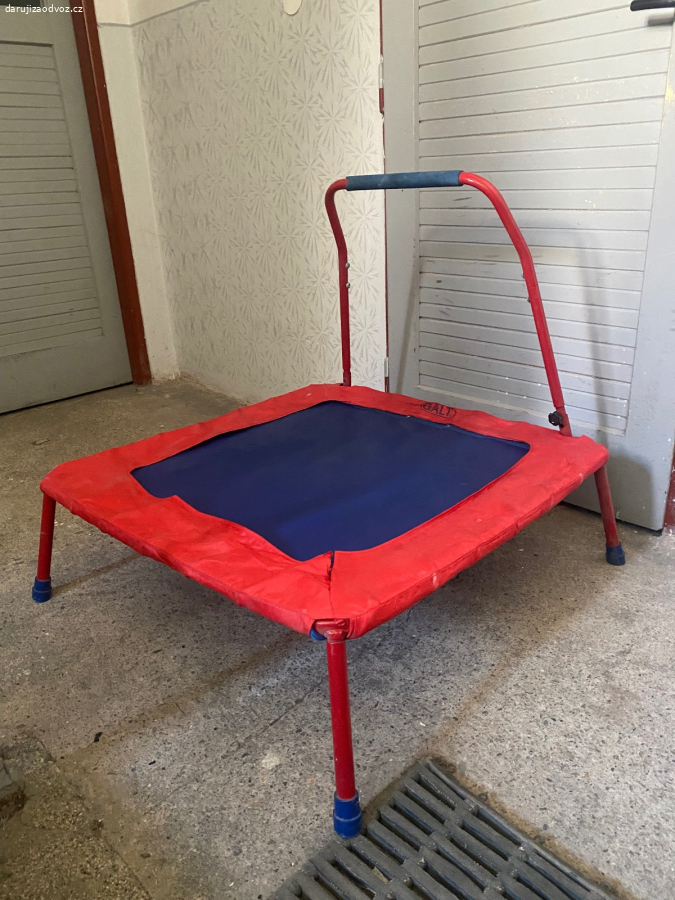 Trampolína