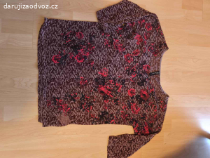 Tři dámská trička 38-40