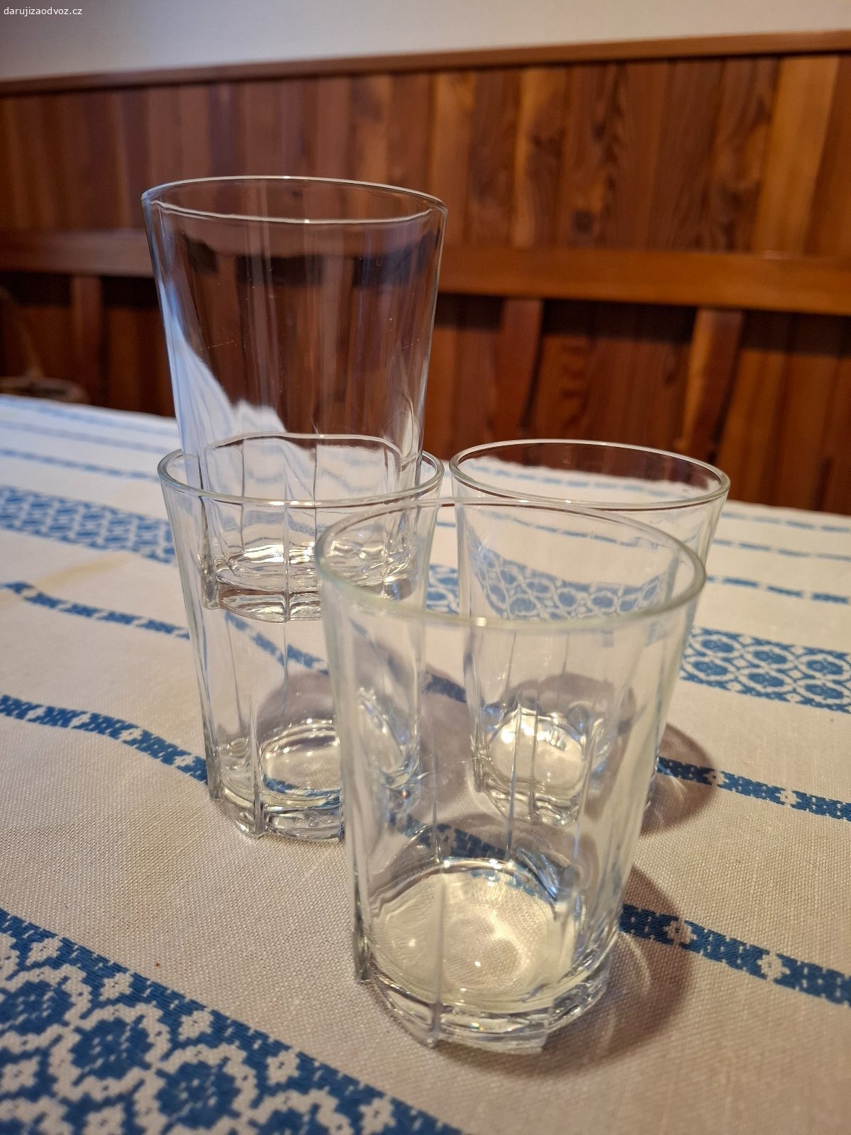 Tři zelené a čtyři čiré sklenice. viz foto