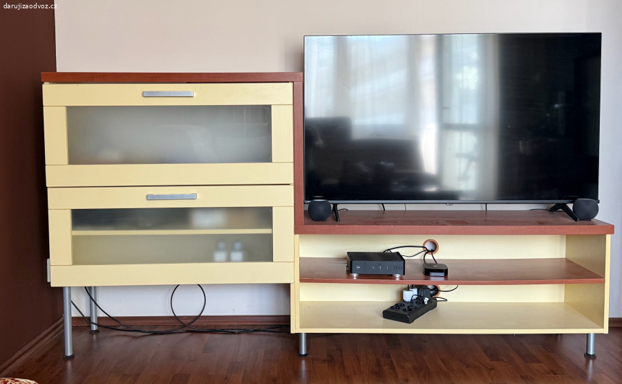 TV stolek se skříňkou