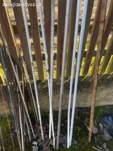 Tyče na rajčata / papriky - různé výšky - ZA ODVOZ