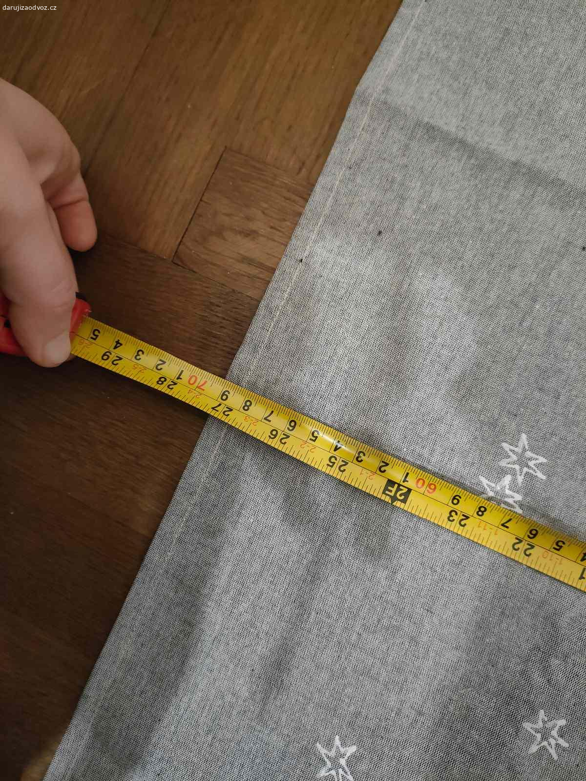 Ubrus 70*69cm. Daruji za odvoz