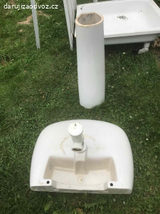 umývadlo bílé keramické se sloupem