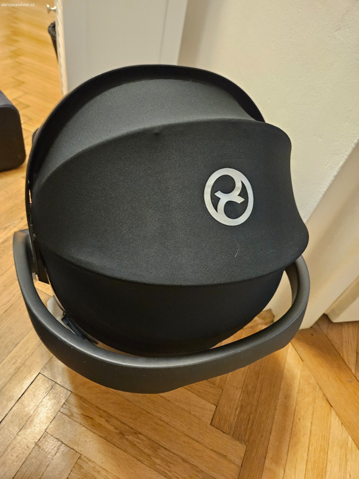 vajíčko Cybex. Funkční nebourané vajíčko včetně novorozenecké vložky za odvoz. Jen dnes odpoledne, nebo zítra ráno.