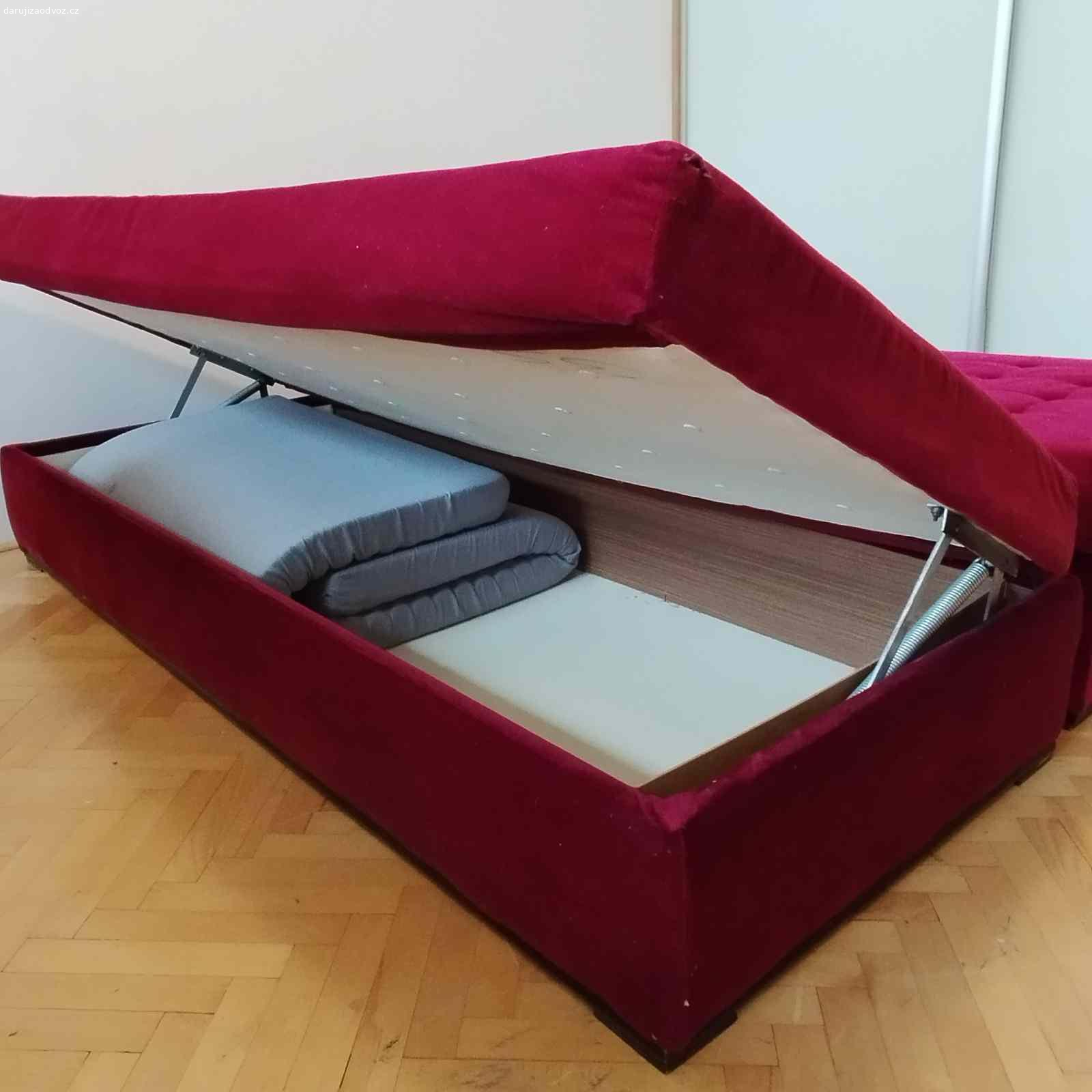 Válendy. Daruji dvě válendy s úložným prostorem