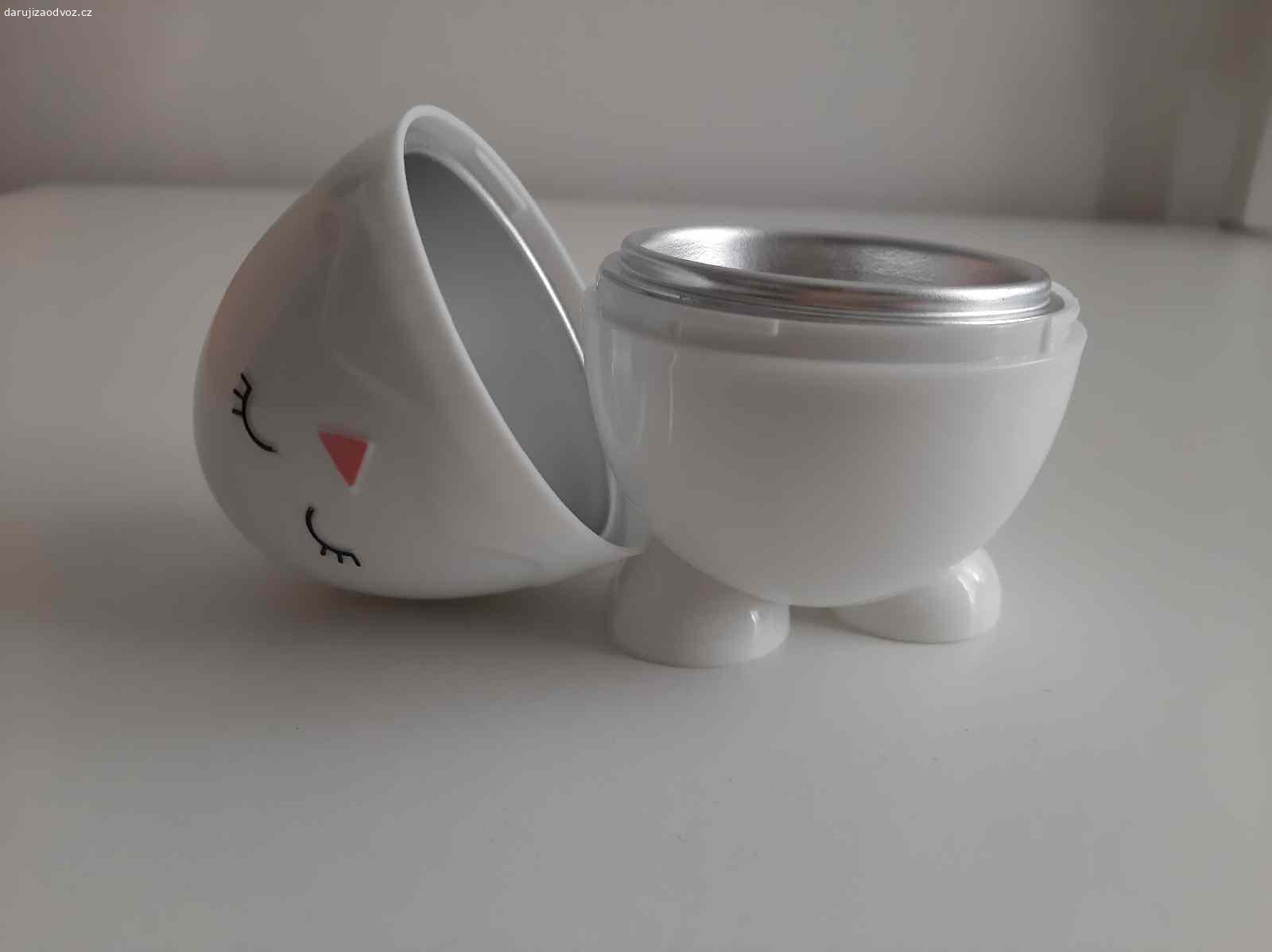 Vařič vejce do mikrovlnky. Daruji vařič vejce do mikrovlnky. Výborný stav.
Předání Praha, Karlovo náměstí, vedle prodejny Albert, mezi 18:00 a 20:00.