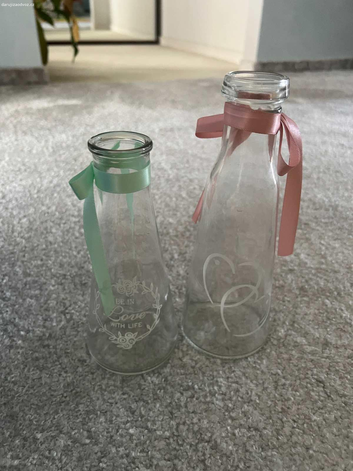 Vázičky. Vyzvednuti v Dolnich Mecholupech.