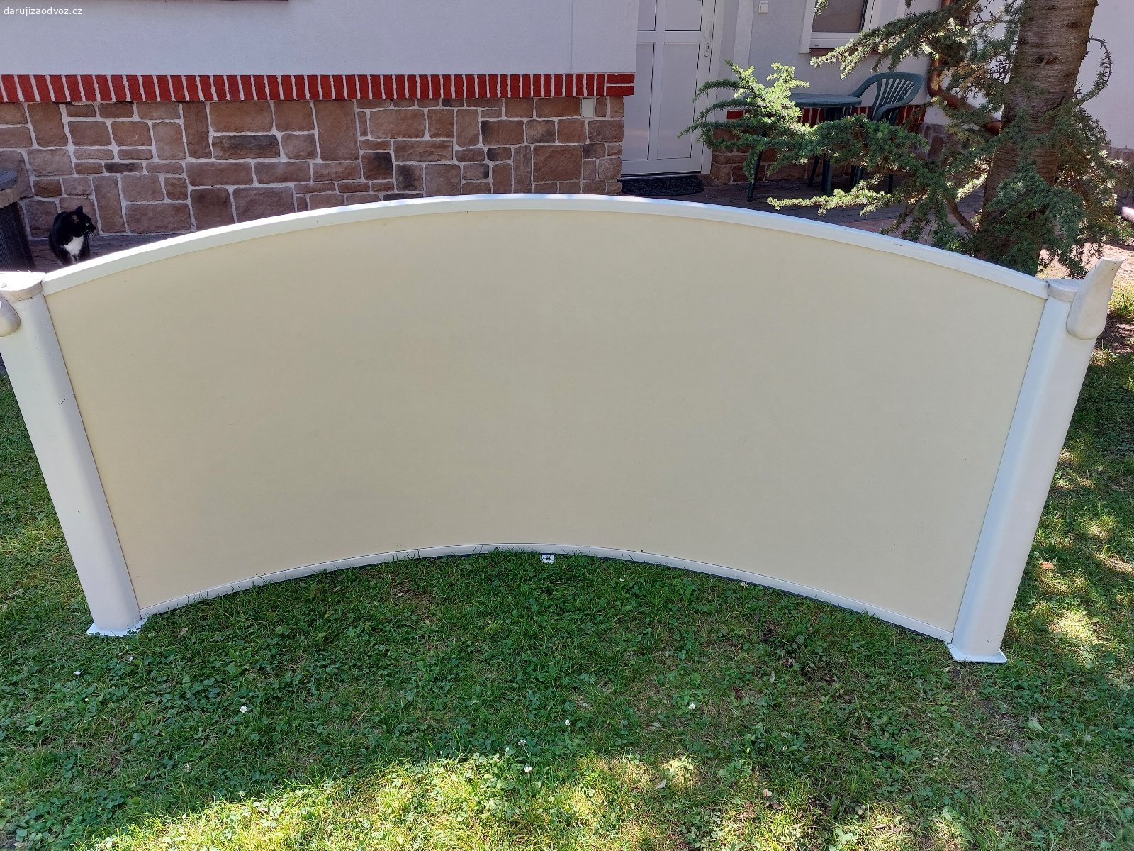 Vchodová stříška 190 cm x 80 cm. plastová, použitá, stále dobře funkční