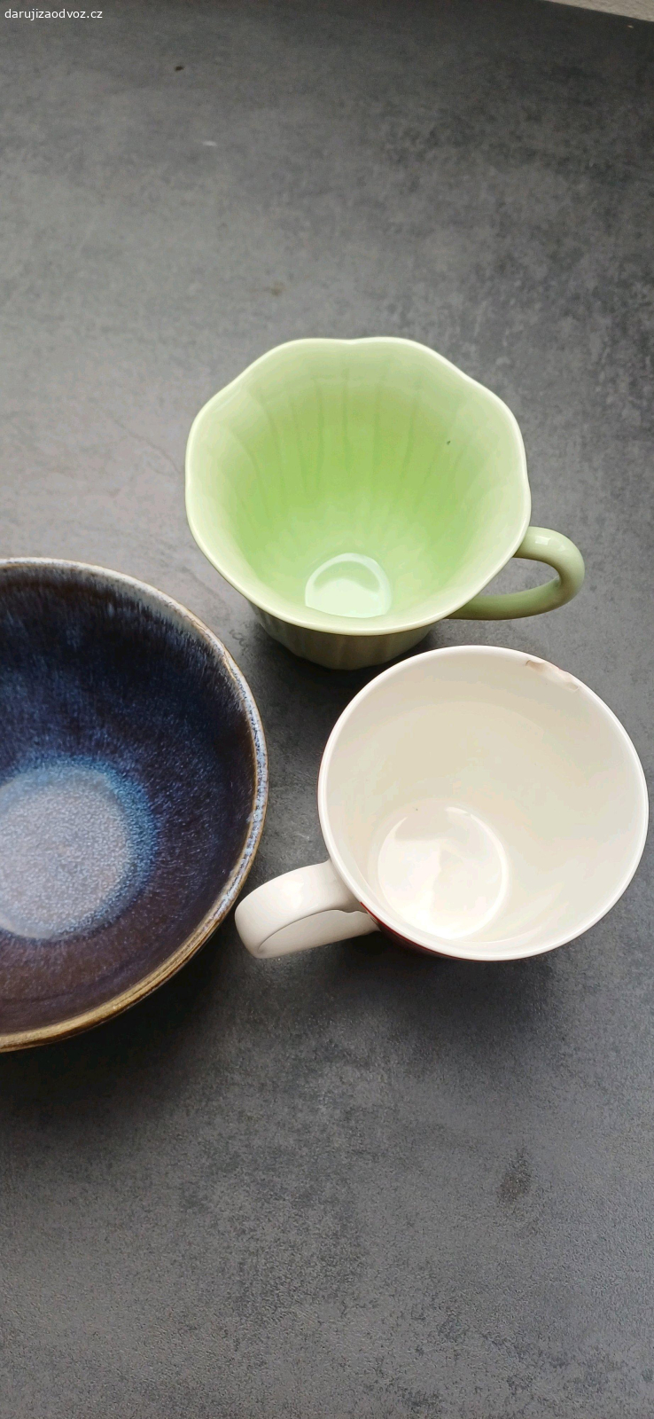 věci do domácnosti, kosmetika. hrnky, miska, podložka, povlak na polštar, kosmetika, sponky do vlasů, naramky