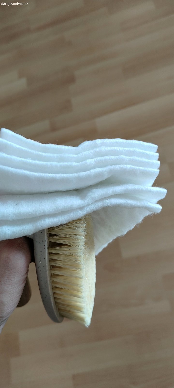 veci na uklid. niečo nové, niečo raz použité.