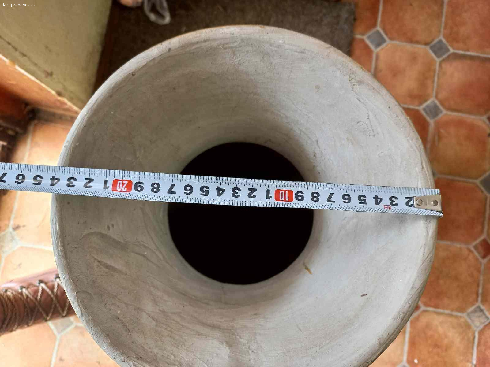 Velká váza. Daruji za odvoz, rozměry viz foto