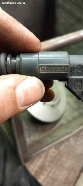 Vstřikovače Seat Cordoba r.v.2000 AKK