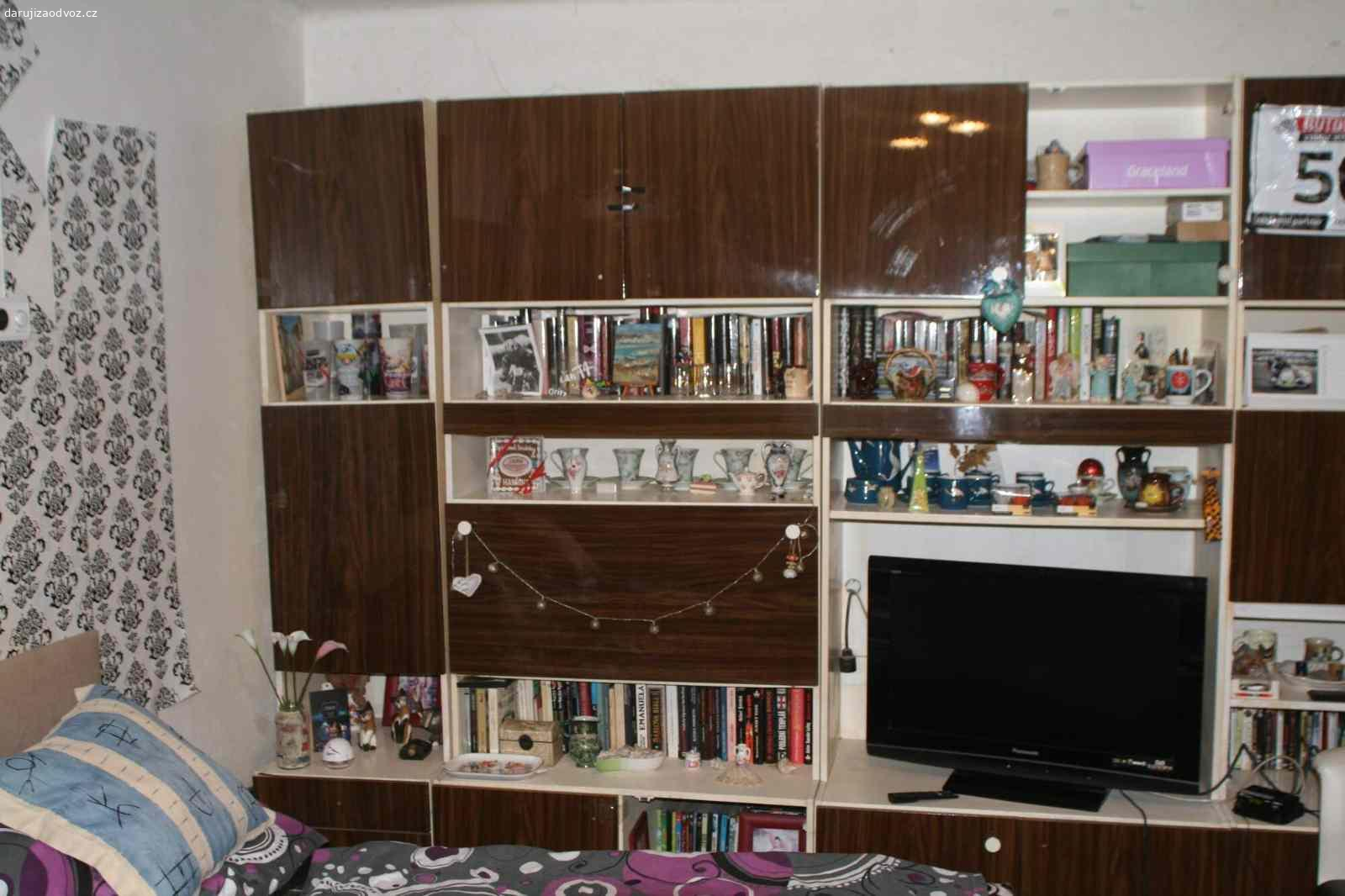 Vyklízení pozůstalosti pouze nábytek!. Vše za odvoz případně prodám, většina je v prvním patře rodinného domu. https://www.rajce.idnes.cz/demoniaco/album/nabytek Věci okolo jsou na prodej!