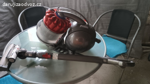 Vysavač dyson ball dc33