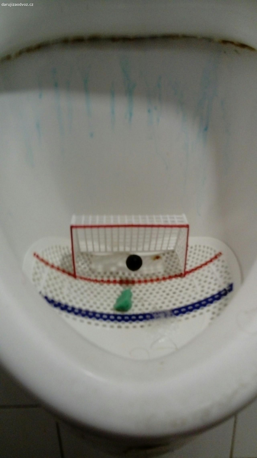 Za drobnost (čokoládu). Malá pračka Candy rozebraná, zlomený kříž bubnu průměr 39 cm, vše ostatní OK.