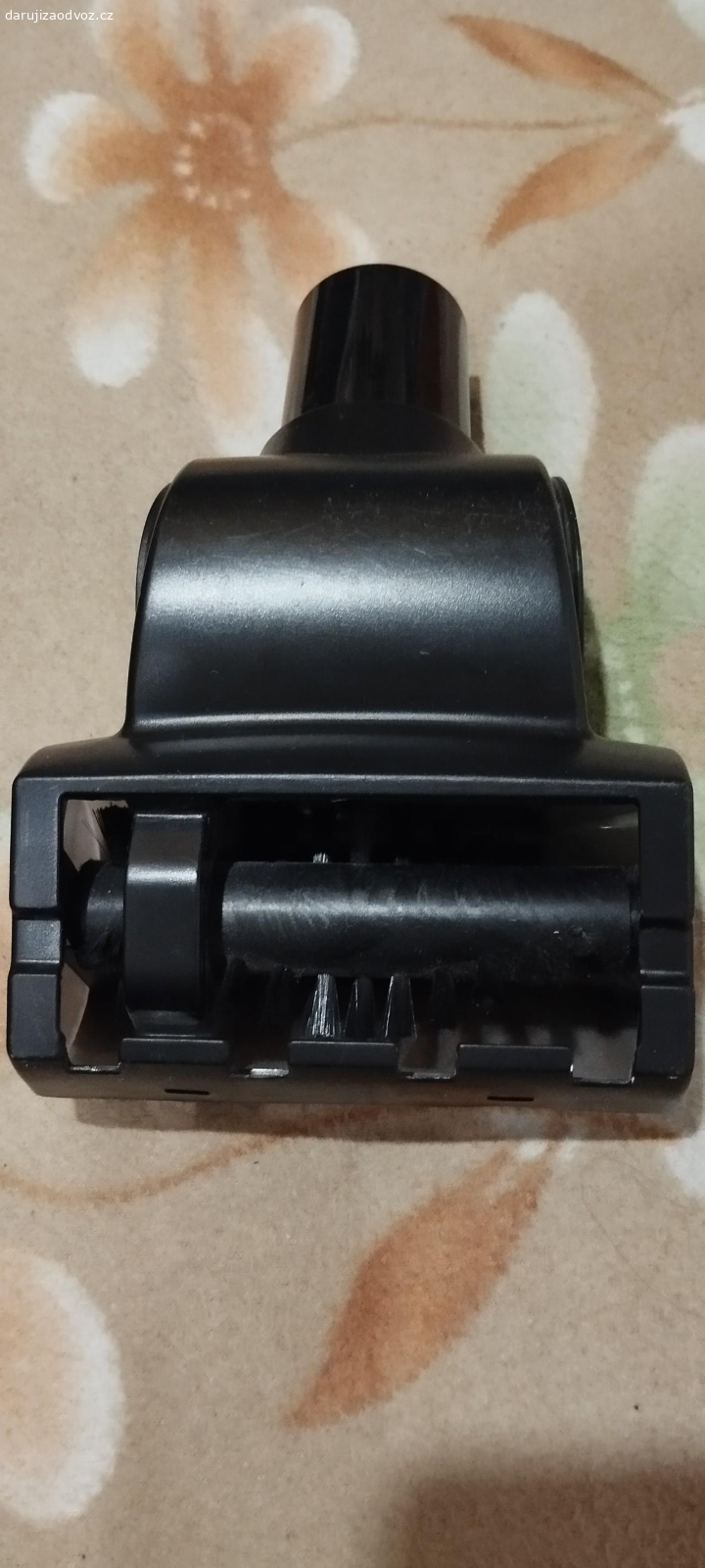 Za odvoz malý turbo kartáč. Daruji za odvoz malý turbo kartáč k vysavači Andare Animal ( ETA) Nový, nepoužitý