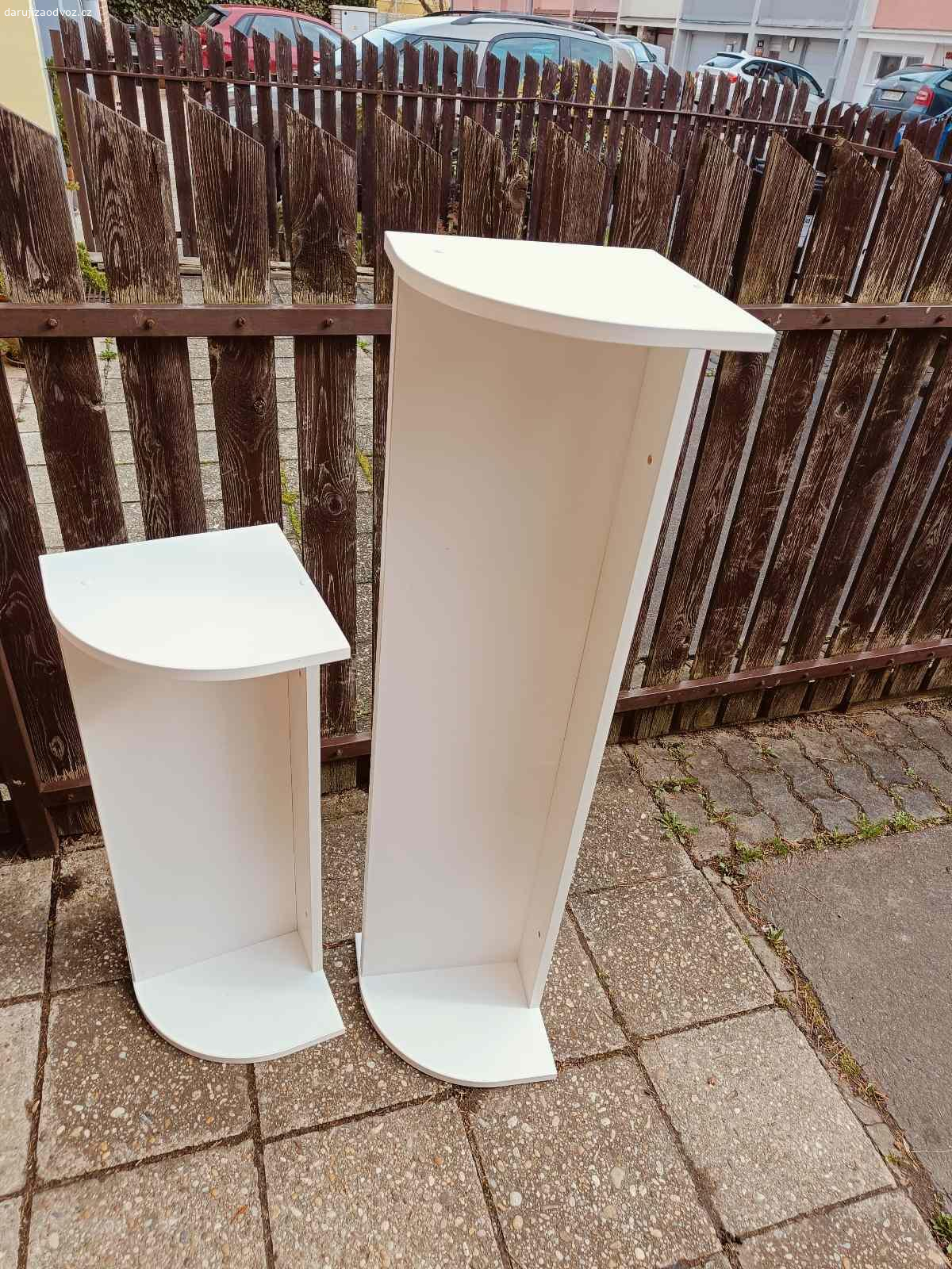 Za odvoz Praha Ďáblice - 2x bílá police MDF. Dvě bílé police z materiálu MDF, k přivrtání na stěnu, univerzální. Možno jako knihovna, na skladování potravin, do koupelny, či do komory, dílny. Dobrý stav.
Jsou bytelné a nosné.

POUZE OSOBNÍ ODBĚR ĎÁBLICE.

Rozměry:
120x30x30
80x30x30