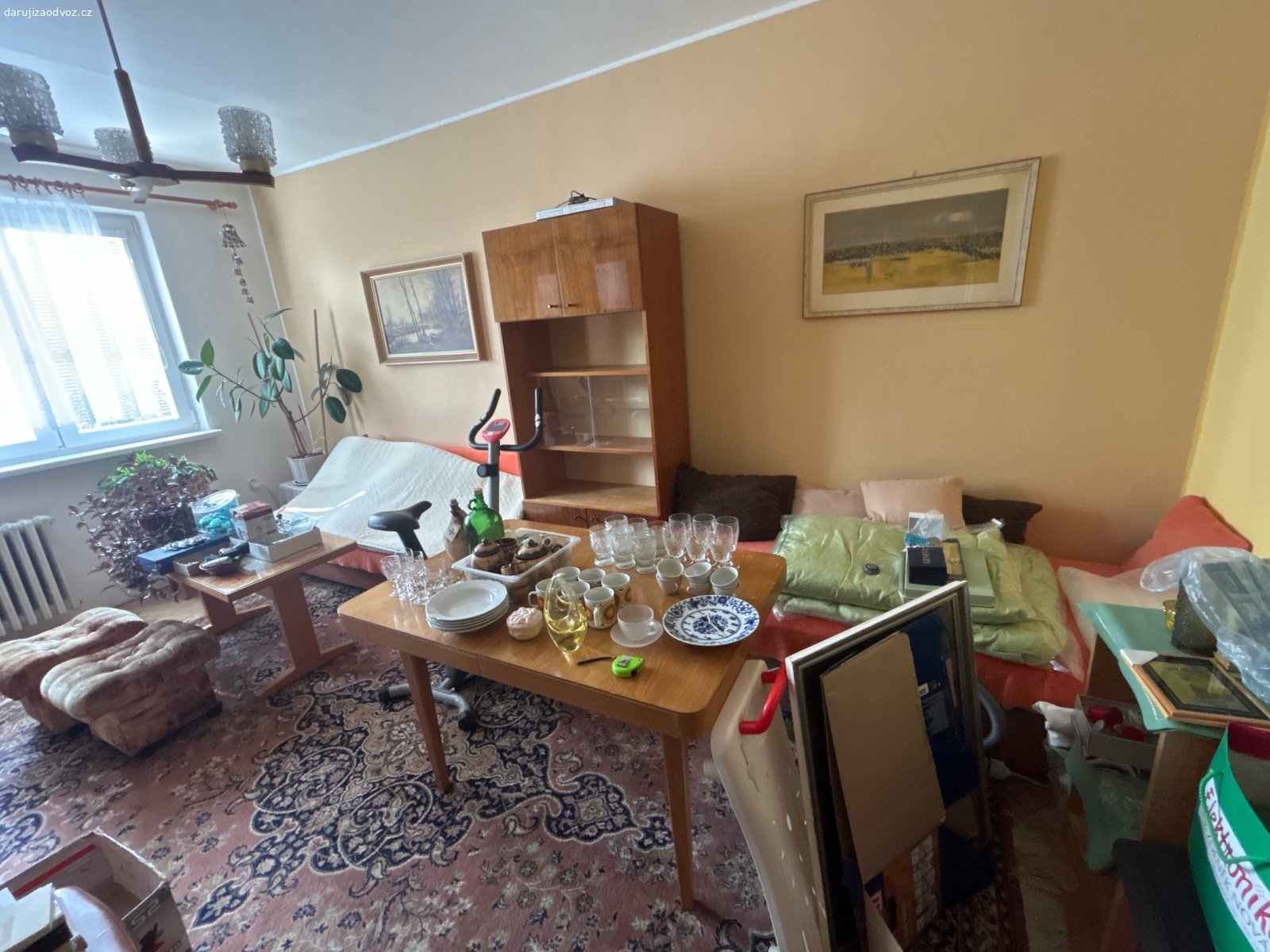 za odvoz. Daruji za odvoz, krom elektroniky, sneseni si musite zajistit sami, neni kdo by pomohl