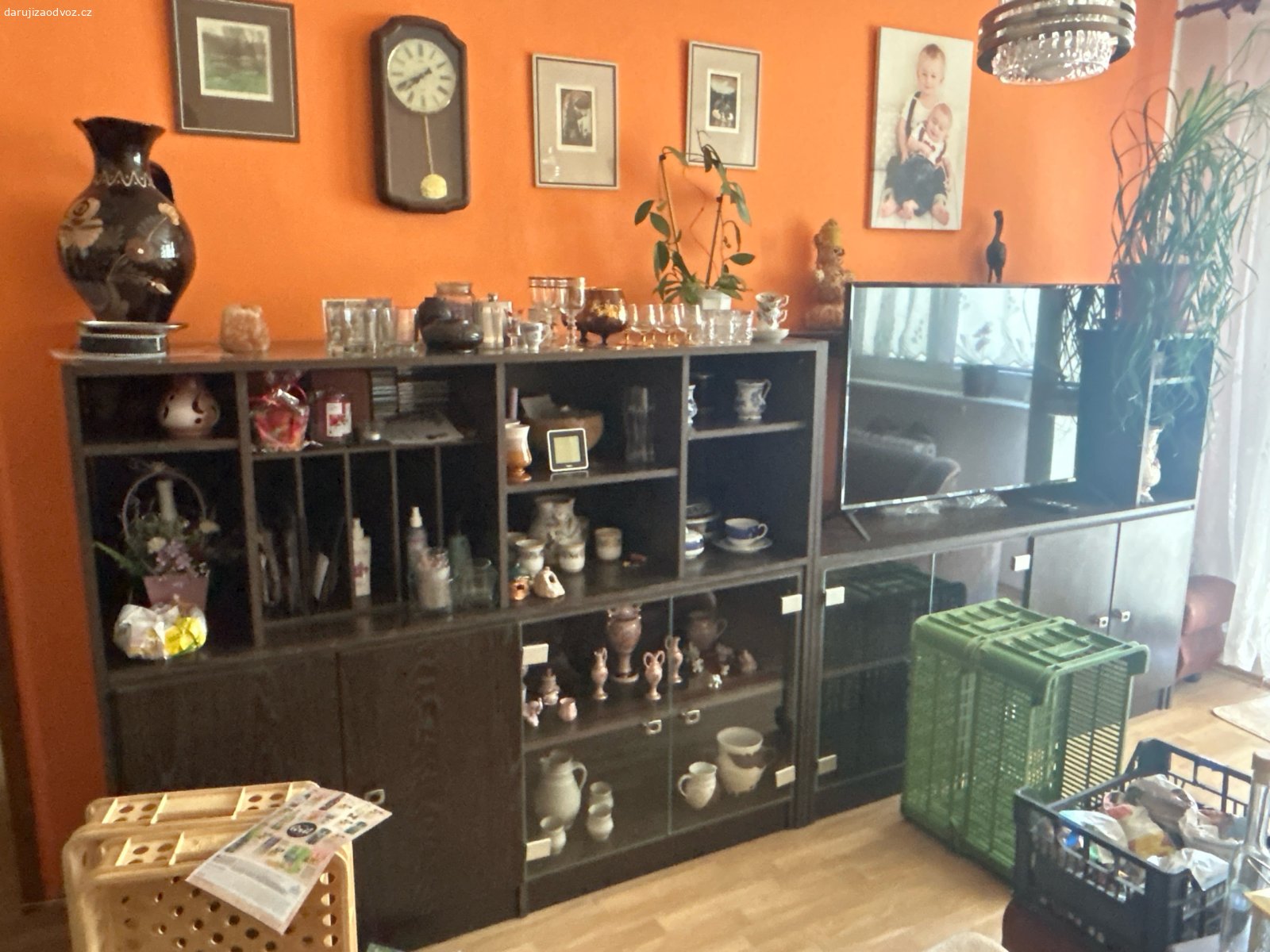za odvoz. Daruji za odvoz, krom elektroniky, sneseni si musite zajistit sami, neni kdo by pomohl