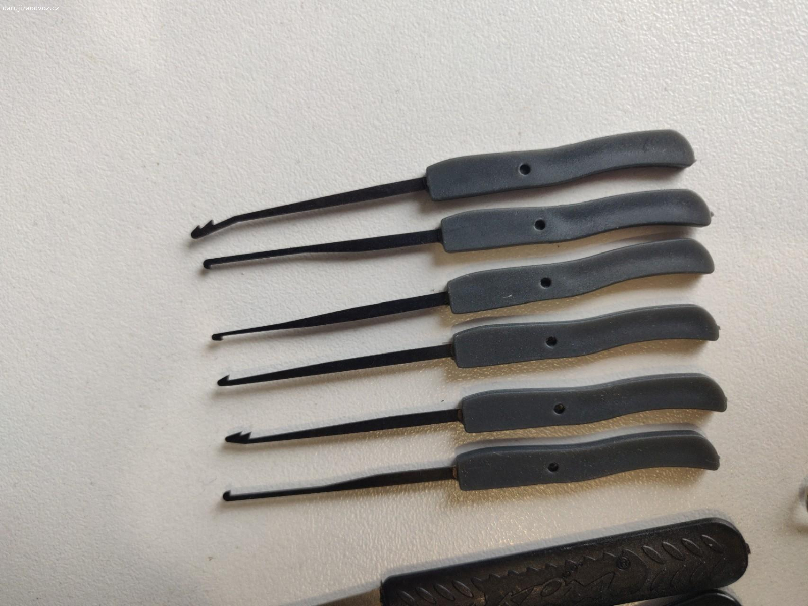 Začátečnické nářadí na zámky. Nářadí na lockpicking, zámečnictví, nevhodný dárek.