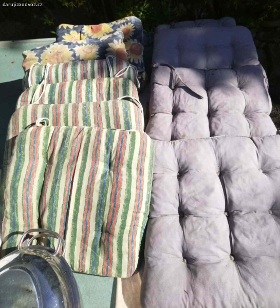Zahradní podsedáky - polstry na židle, používané