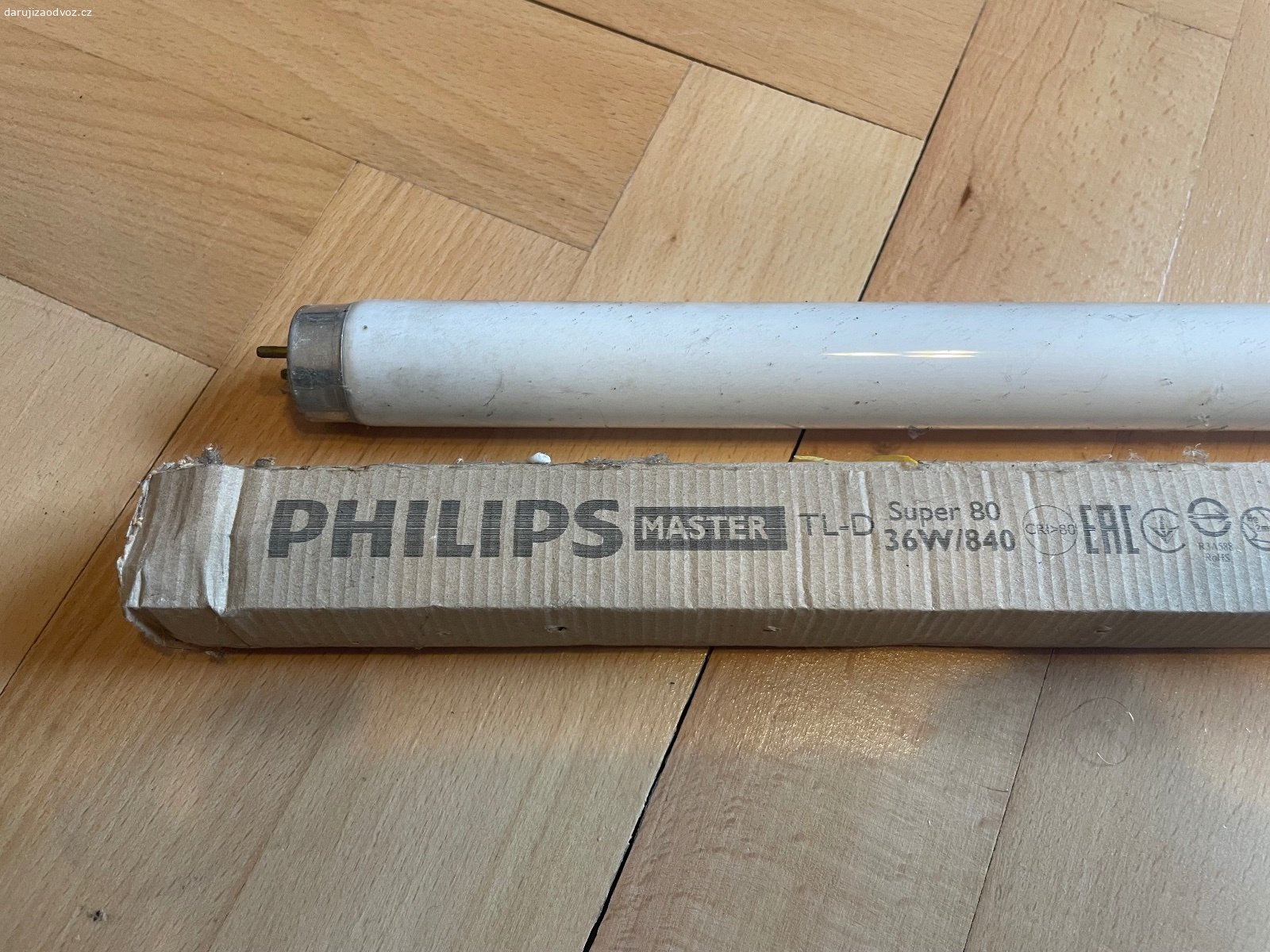 2x zářivka - délka 120 cm. Daruji 2x zářivku - délka 120 cm. Funkčnost nevyzkoušena. K vyzvednutí po předchozí domluvě na Praze 4. Lze zaslat i Zásilkovnou při platbě předem. Daruji další věci za ODVOZ viz. inzeráty!
