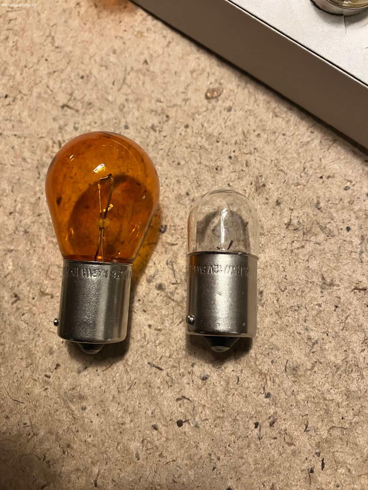 Žárovičky. Daruji