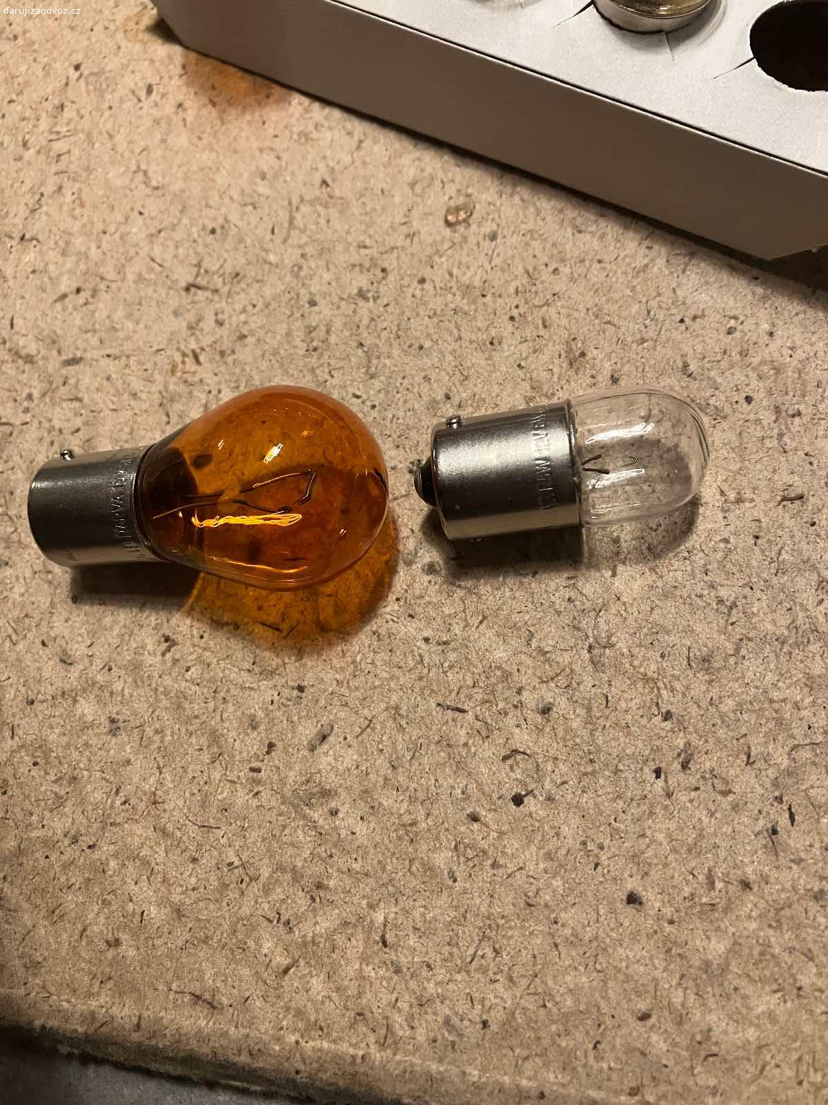 Žárovičky. Daruji