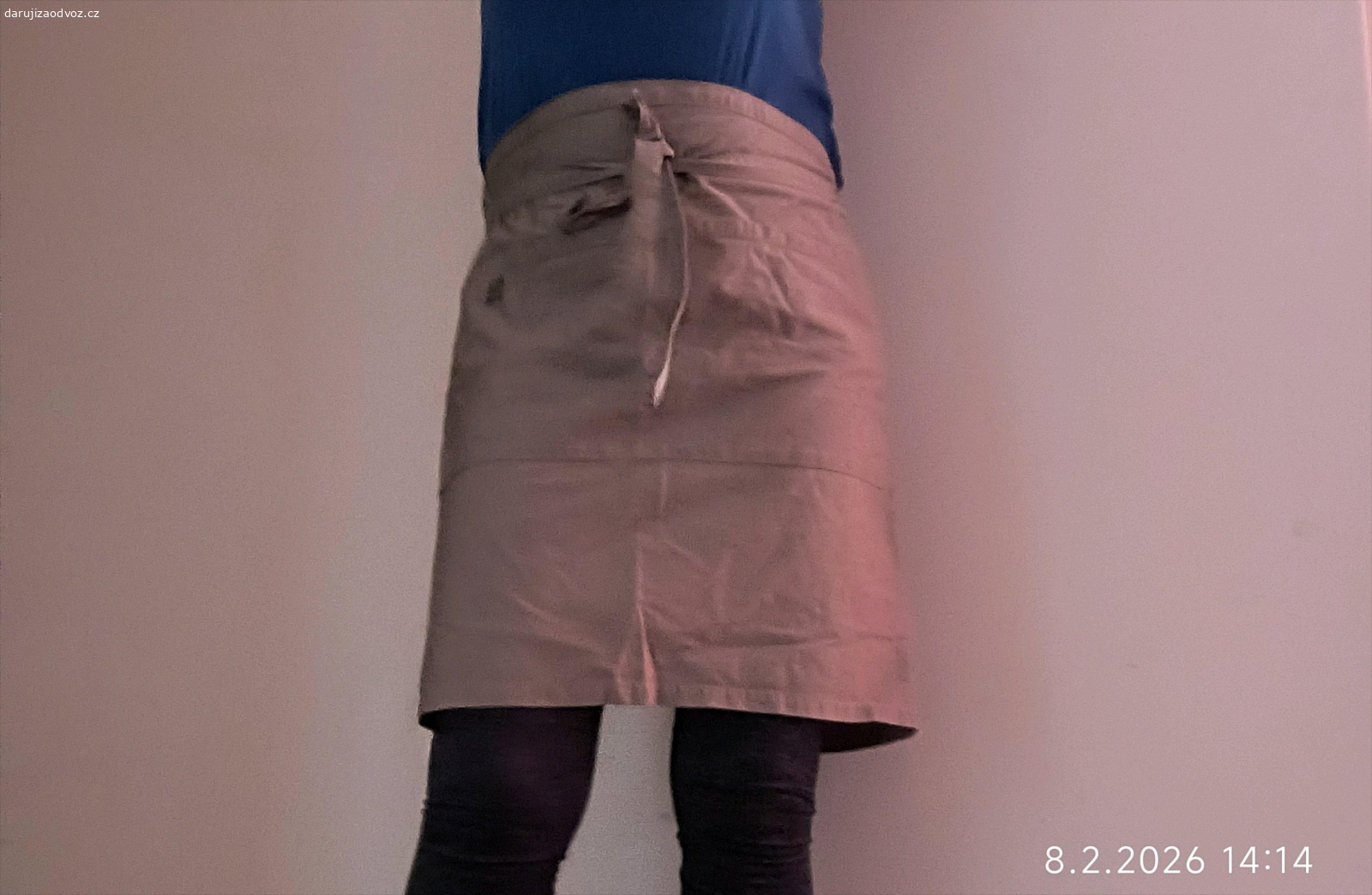 zástěra. Zástěra, nová a nepoužitá. Rozměr 105x80cm.