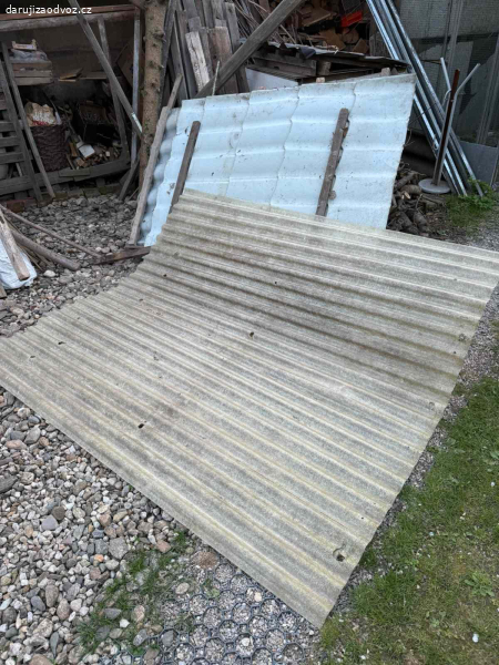 zbytky střešní krytiny