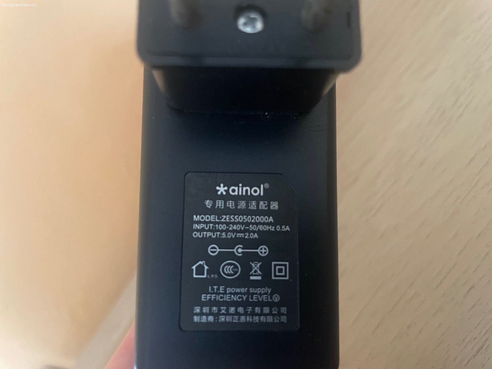 Napájecí zdroj - 5.0V-2.0A. Daruji nevyužitý napájecí zdroj. Výstup 5.0V-2.0A. K vyzvednutí po předchozí domluvě na Praze 4. Lze zaslat i Zásilkovnou při platbě předem. Daruji další věci za ODVOZ viz. inzeráty!