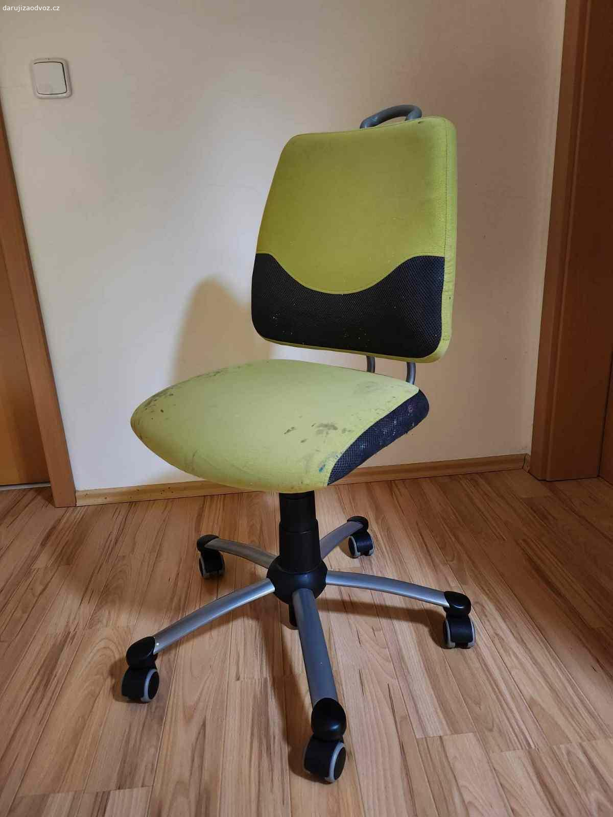 Židle rostoucí dětská. funkční, ale špinavá od barviček. Daruji, pouze osobní odběr Kamenice u Velkých Popovic