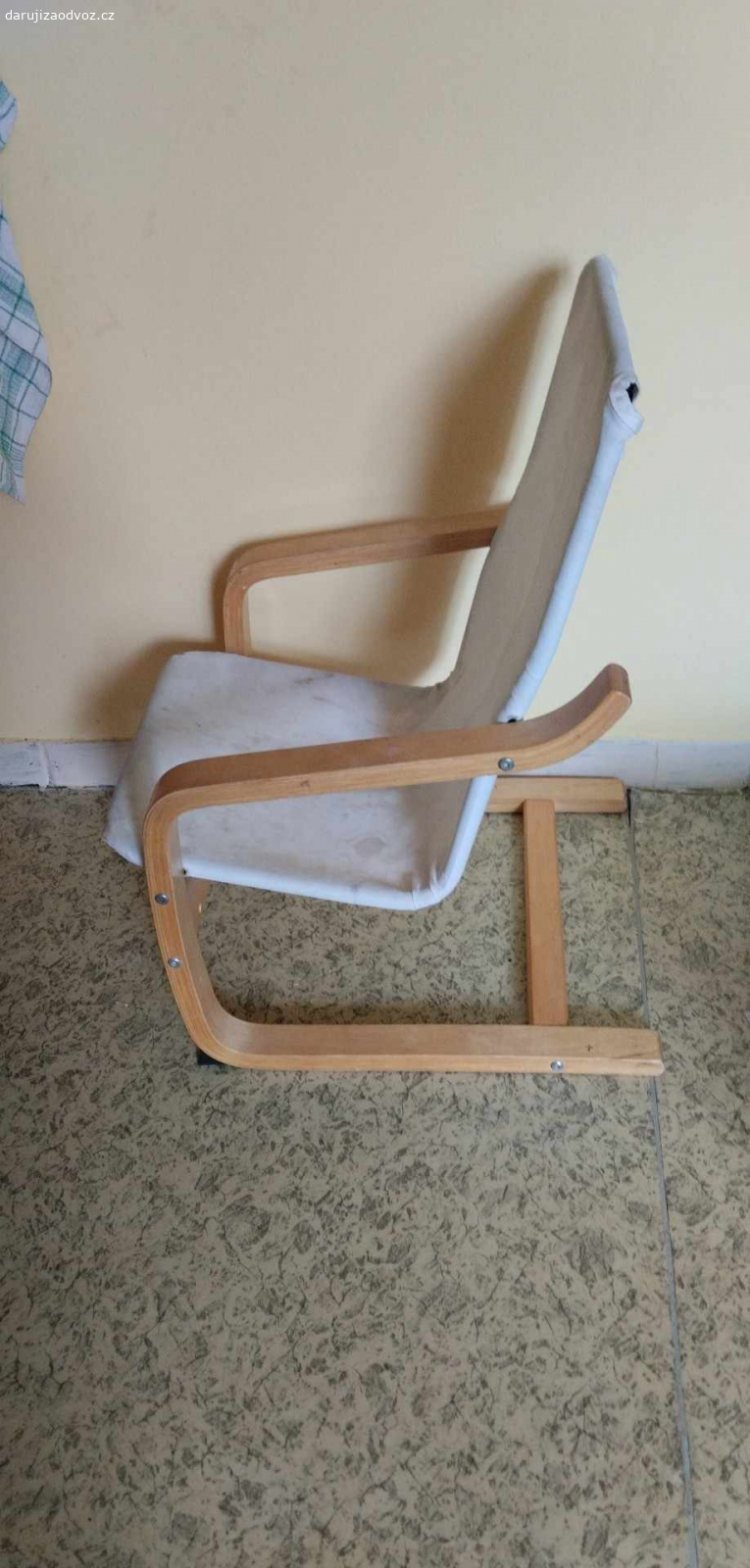 židlička. důvod je nadbytečnost