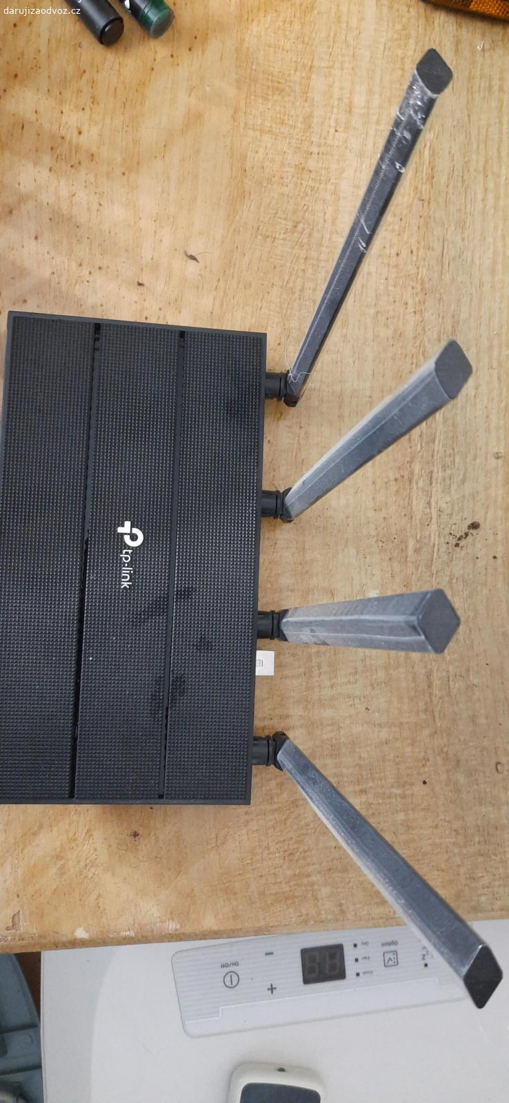 zvlhčovač vzduchu a wi-fi. daruji vlhčovač vzduchu Philips a wi-fi router-bez vady jako nové.